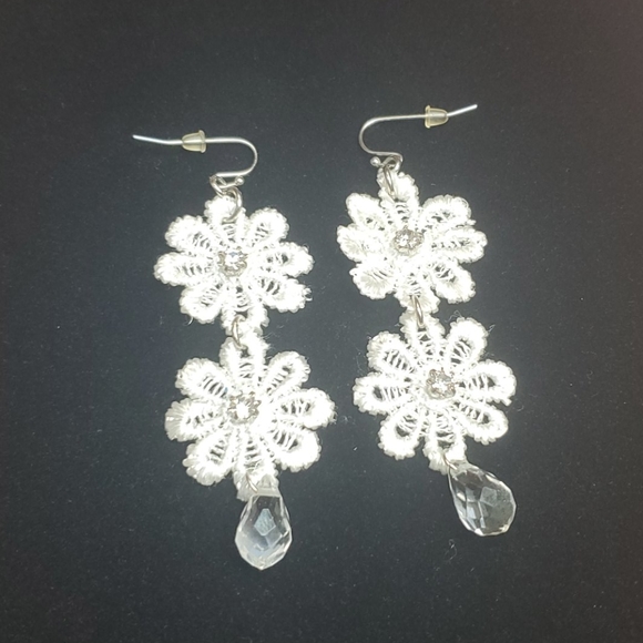 Cookie Lee flower drop earrings - Picture 4 of 6